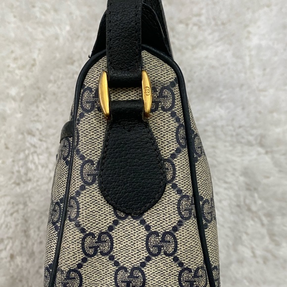 Gucci Vintage Crossbody Bag - Picture 11 of 15